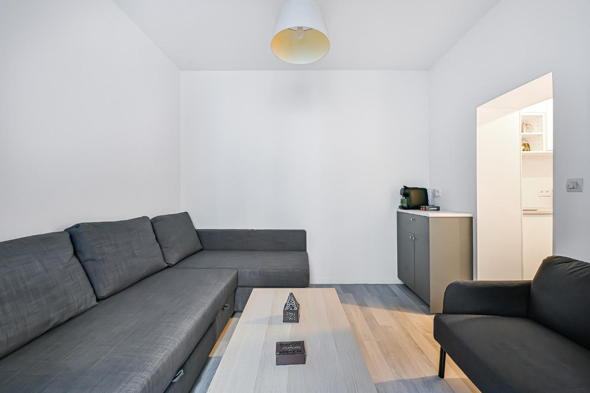 L'atelier Secret - Batignolles - Metro - 17 *
